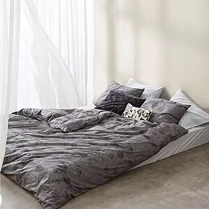 Calvin Klein Etched Rose F/Queen Duvet Cover+2Standard Shams Charcoal.Brand New